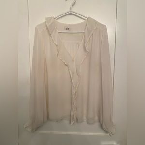 Feminine off-white blouse